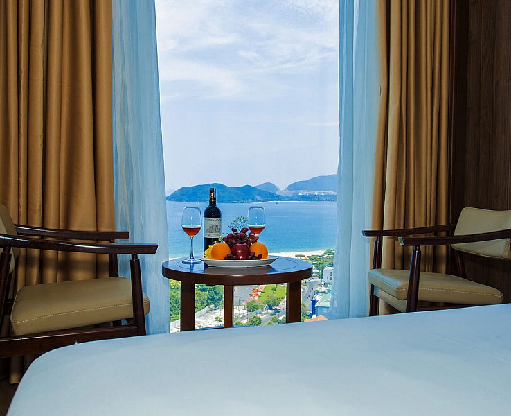 Khách sạn Miracle Luxury Nha Trang  16